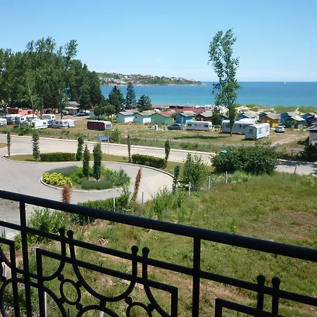 Διαμέρισμα Ganozliev's In Kavatsi Area