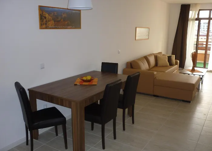 公寓 Ganozliev's In Kavatsi Area 索佐波尔