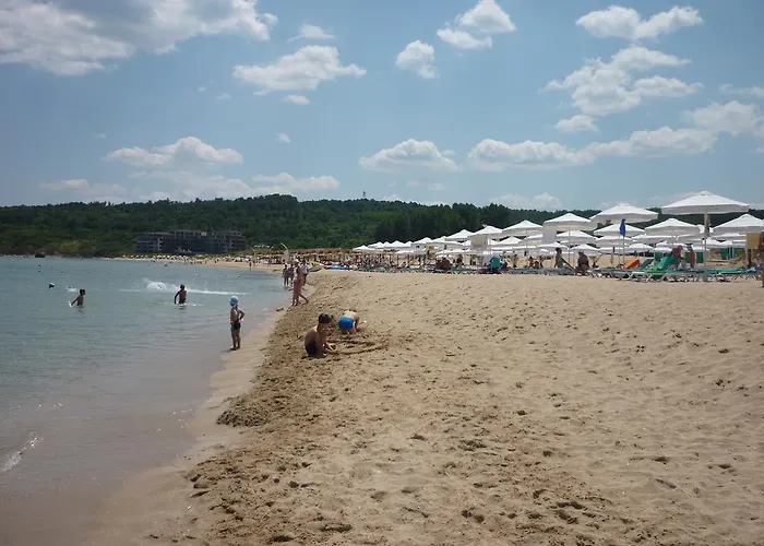 Ganozliev's In Kavatsi Area 公寓 索佐波尔