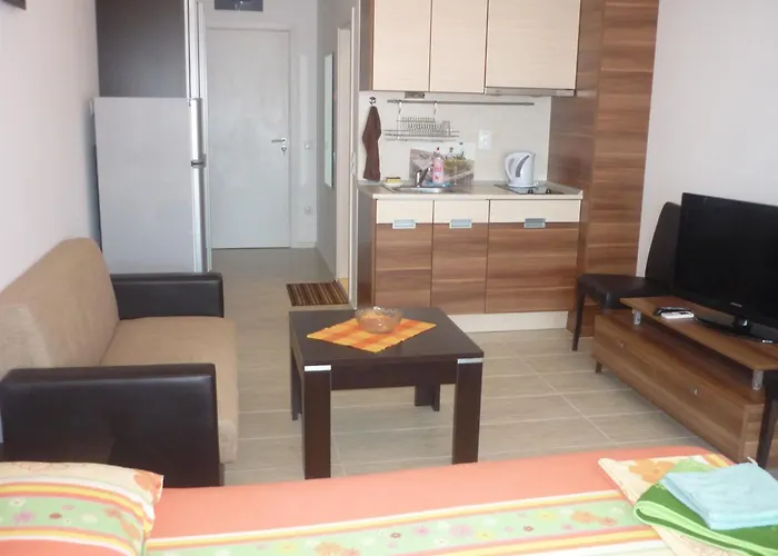 公寓 Ganozliev's In Kavatsi Area *