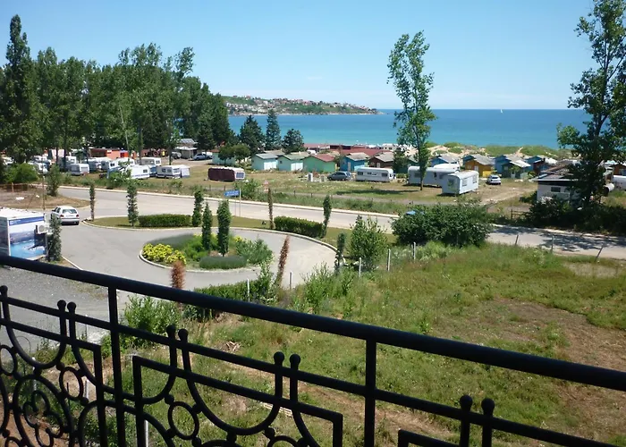 公寓 Ganozliev's In Kavatsi Area