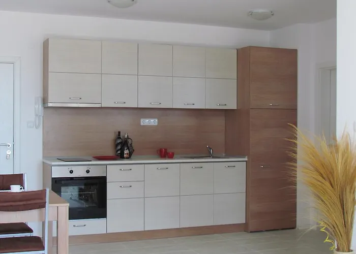 Ganozliev's In Kavatsi Area Апартаменты Созополь